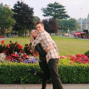 Meet your Posher, Eva